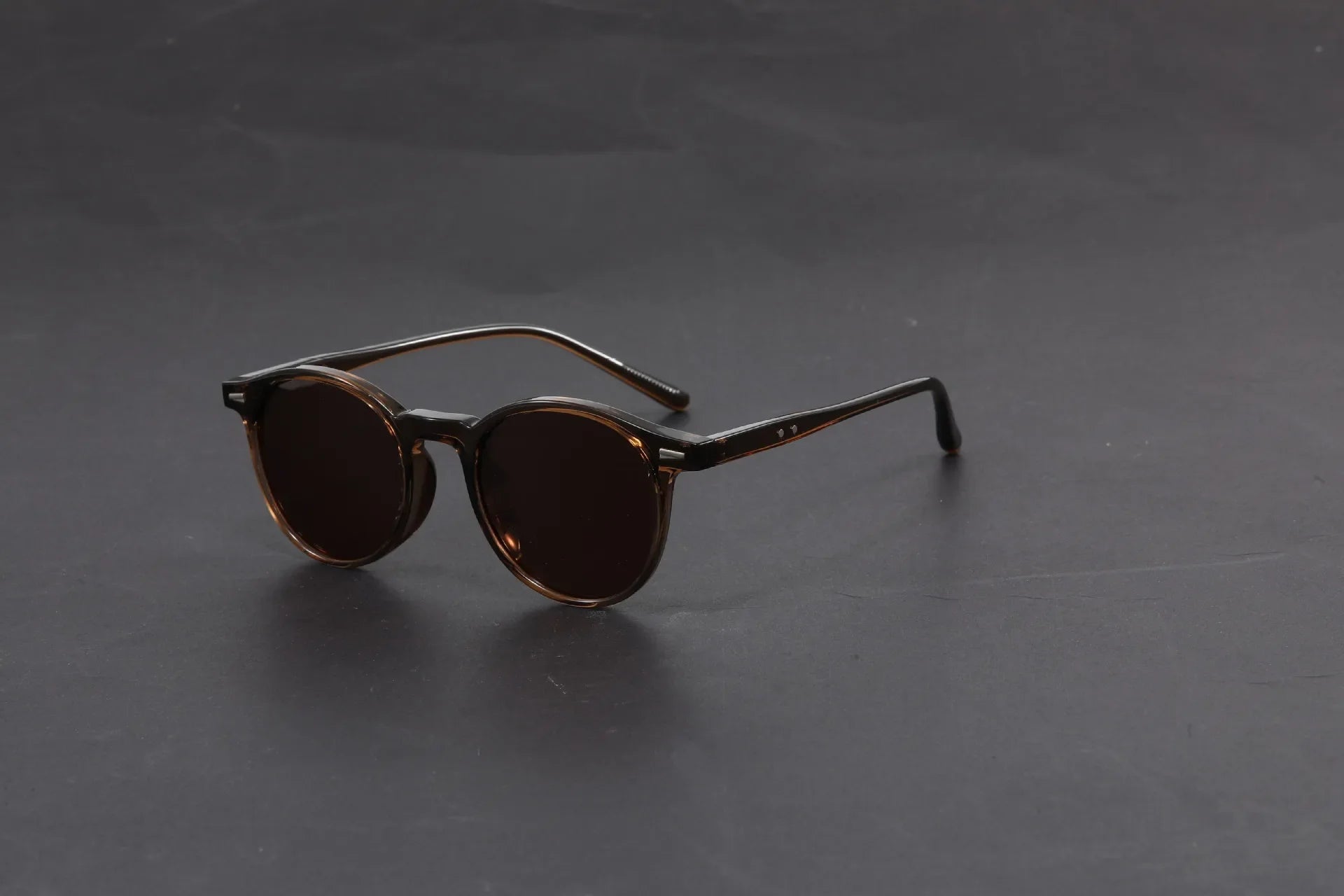 Opuyym Riviera Oval – Retro Sunglasses
