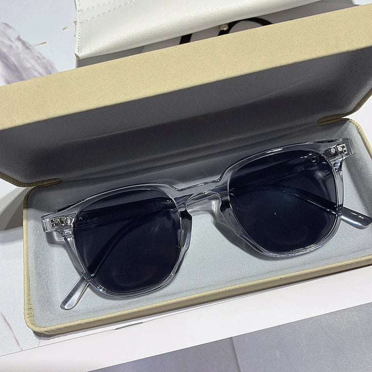 Paris Éclat – Compact Retro Sunglasses